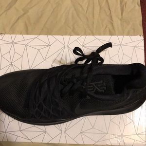 Kyrie Low 4 Black Men Basketball Sneakers